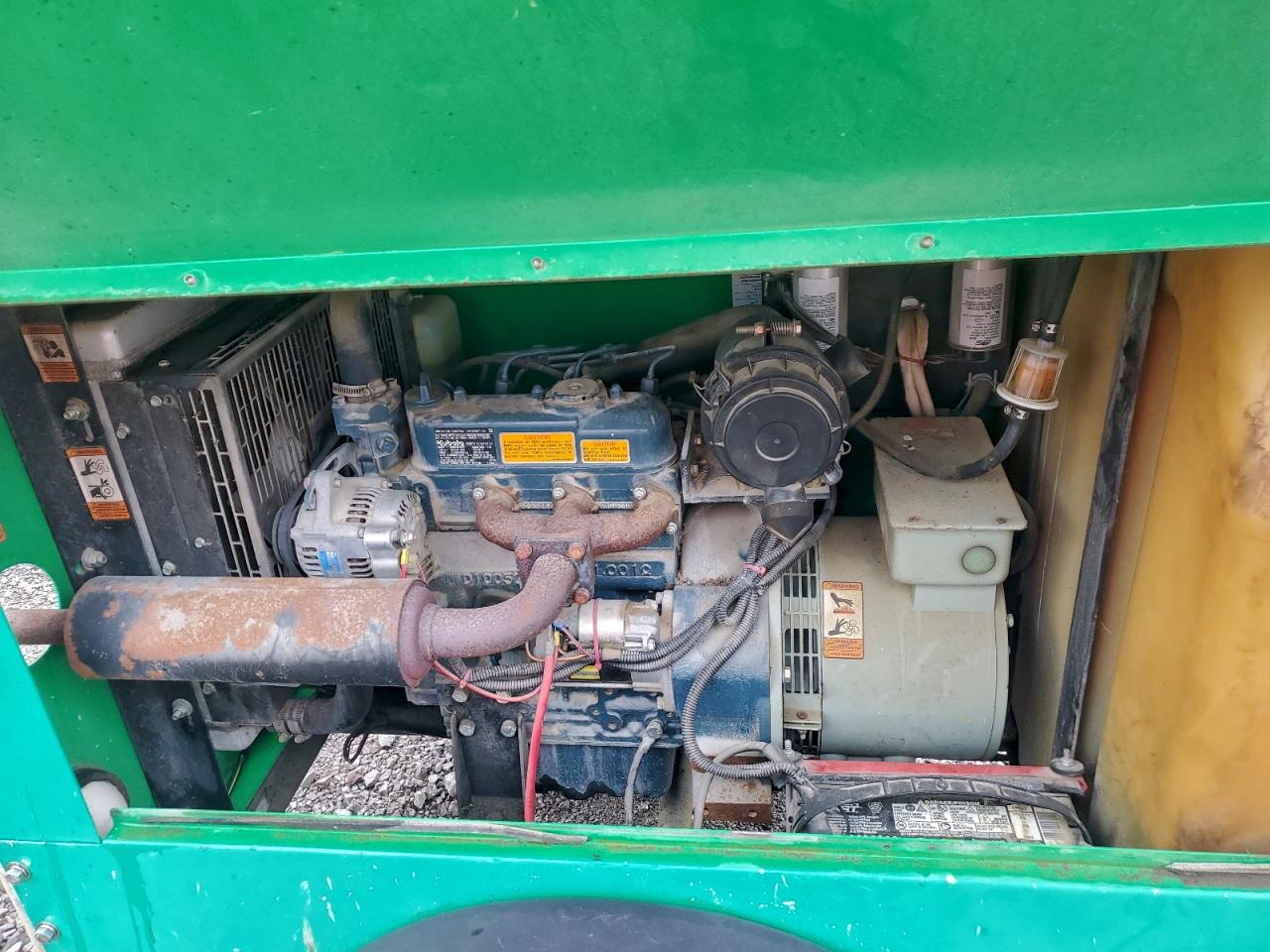 Lot #3318905916 2015 GENERAC MLT3060