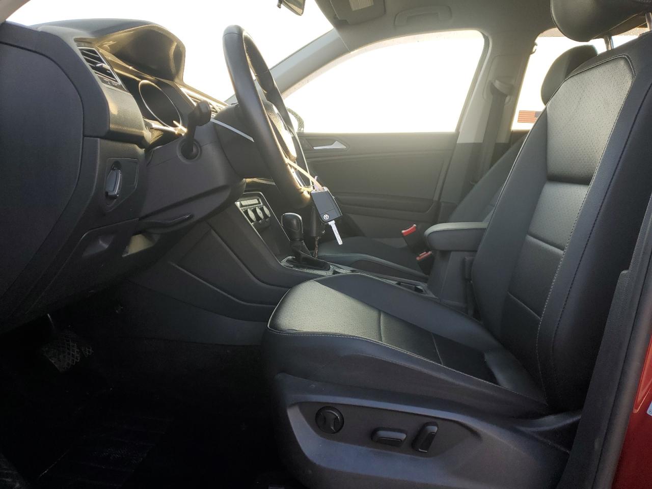 VOLKSWAGEN TIGUAN SE