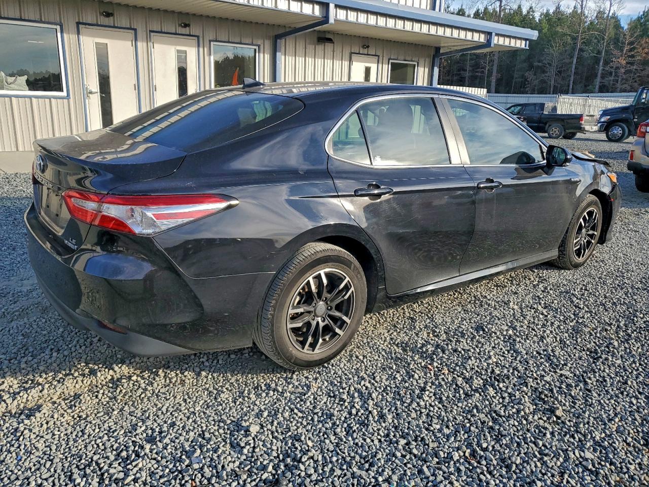 TOYOTA CAMRY LE