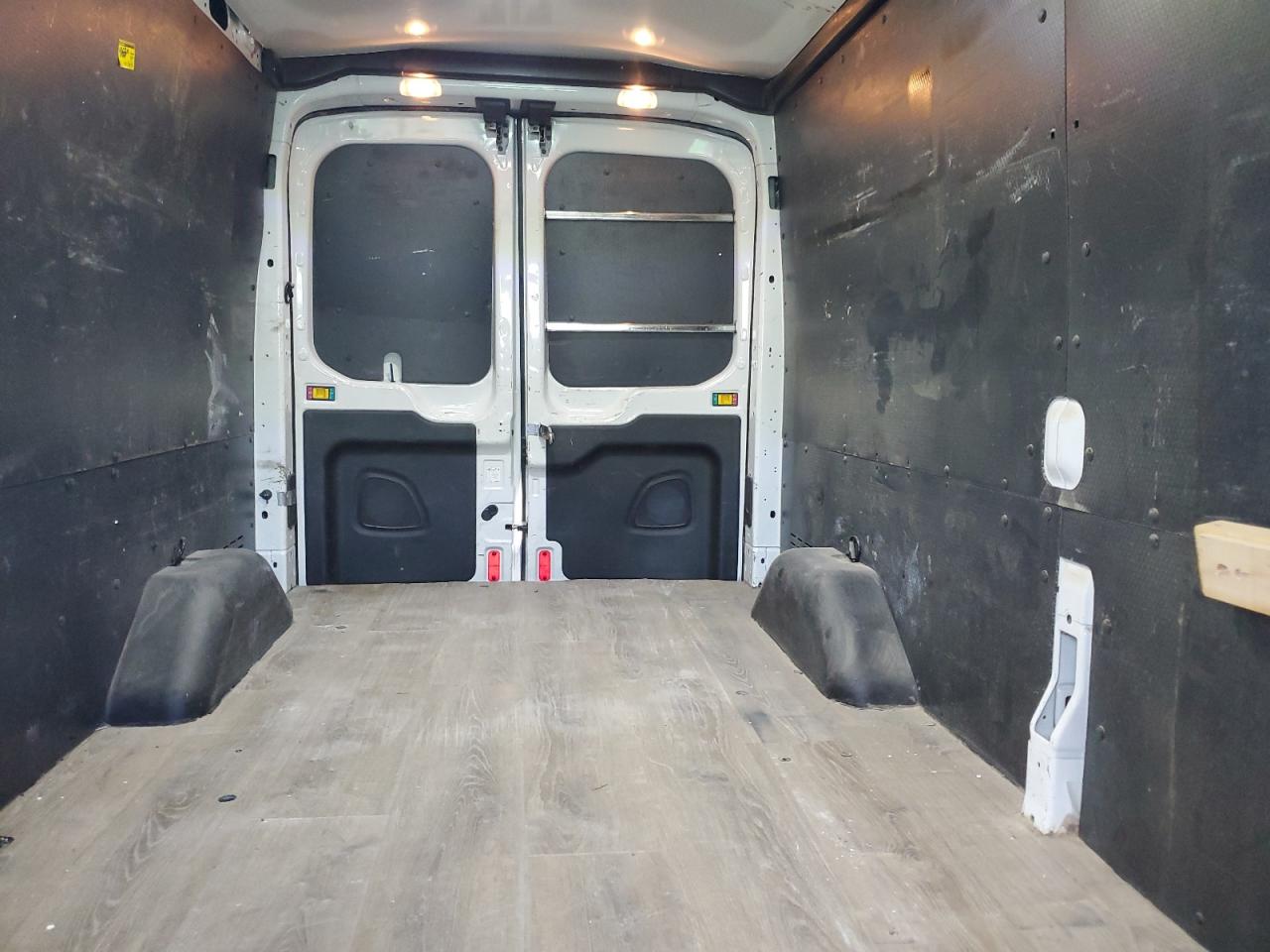 Lot #3302729088 2017 FORD TRANSIT