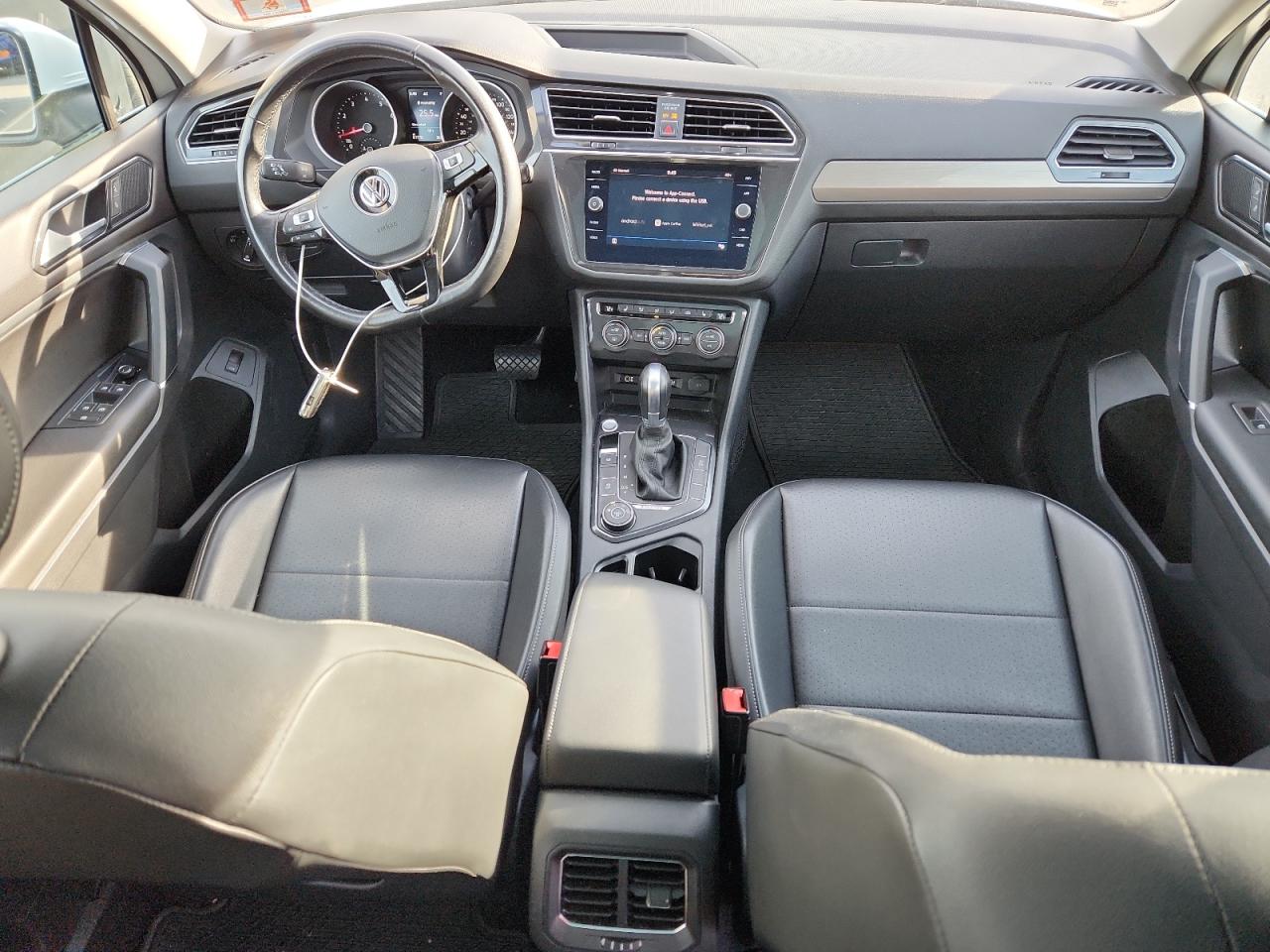 VOLKSWAGEN TIGUAN SE