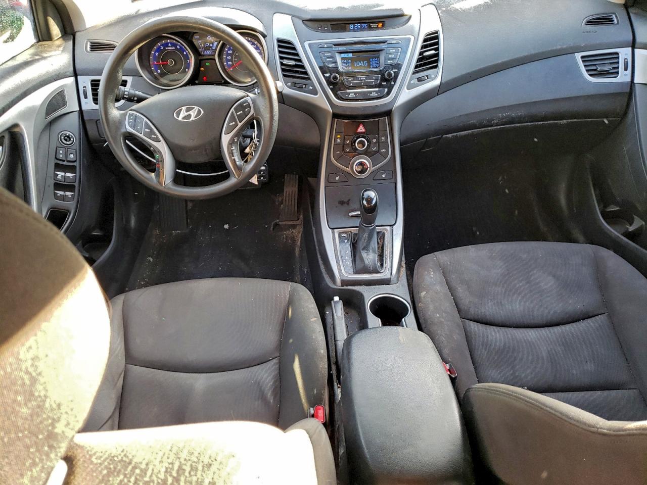 HYUNDAI ELANTRA SE