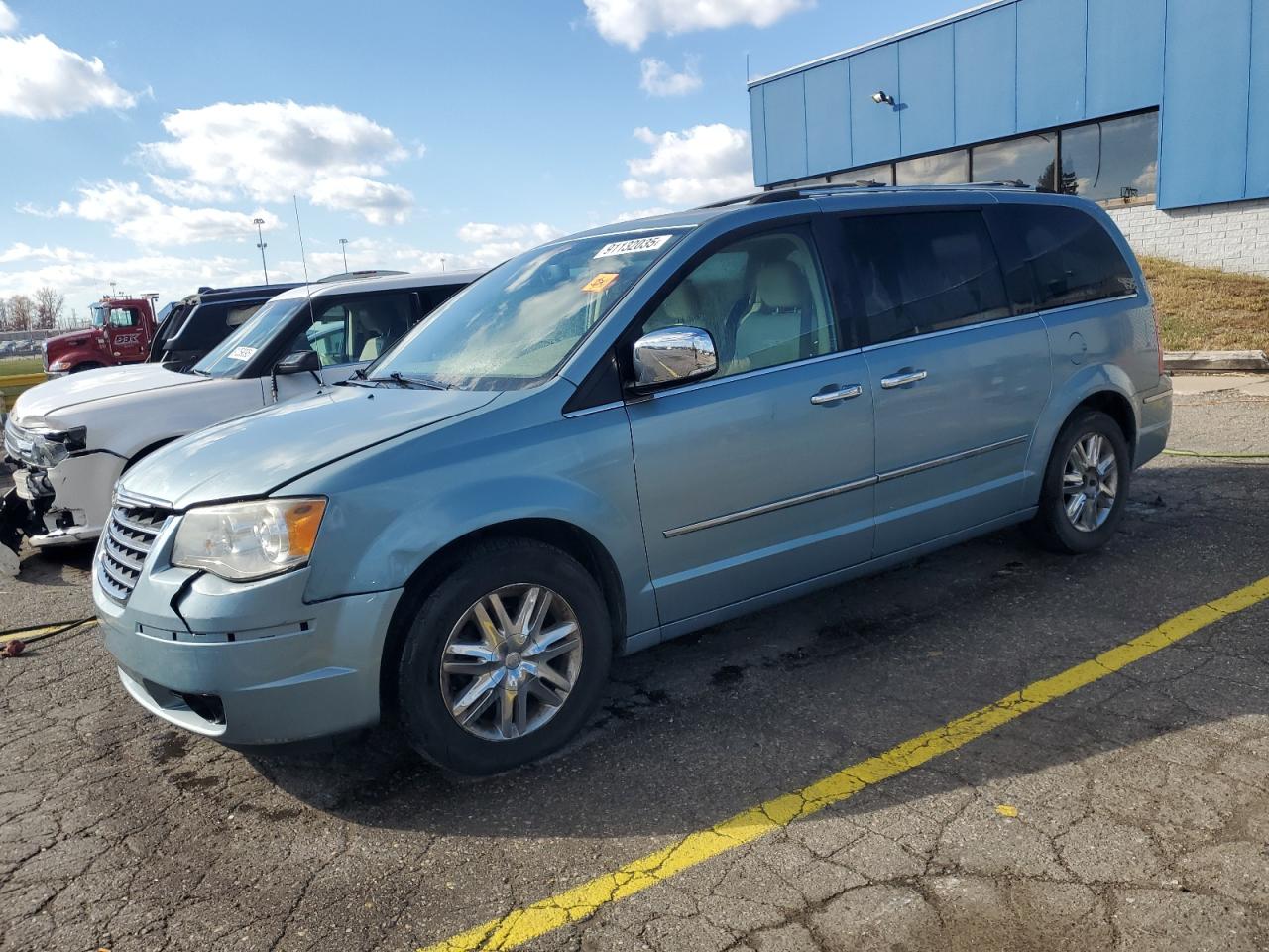 CHRYSLER TOWN & COUNTRY LIMITED
