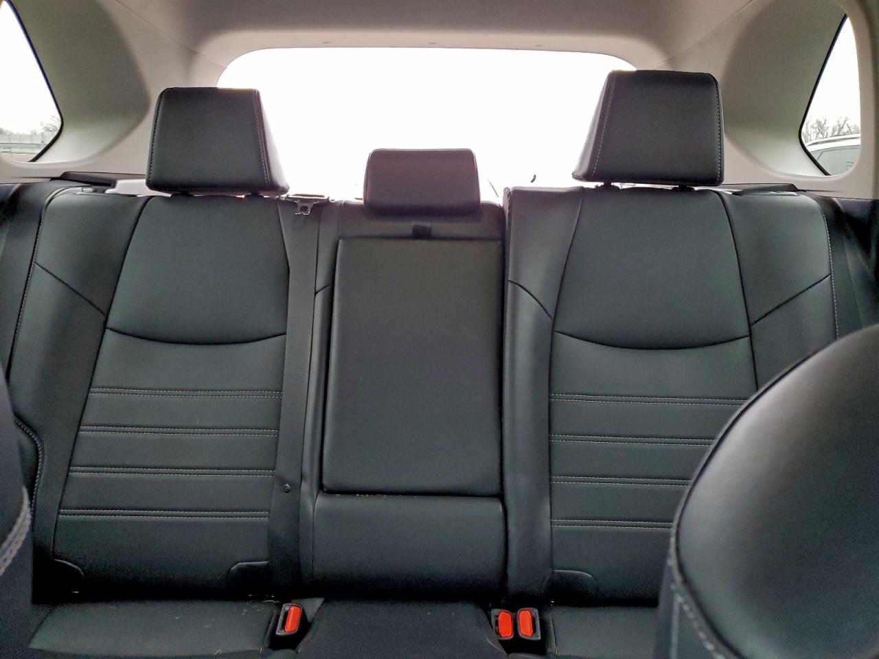 TOYOTA RAV4 XLE PREMIUM