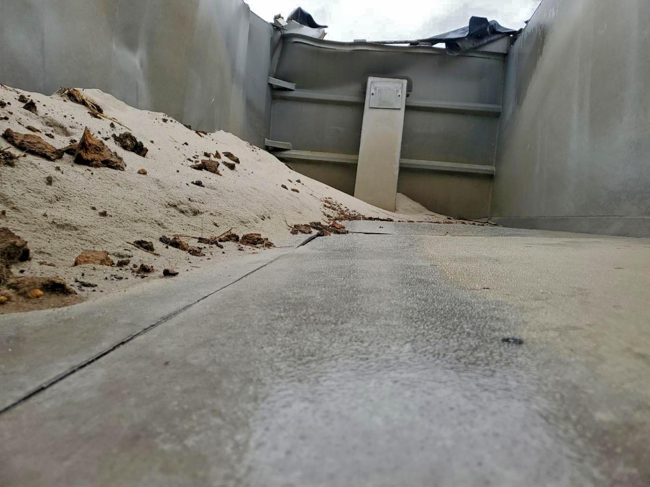 Lot #3302716008 2005 KENWORTH W900