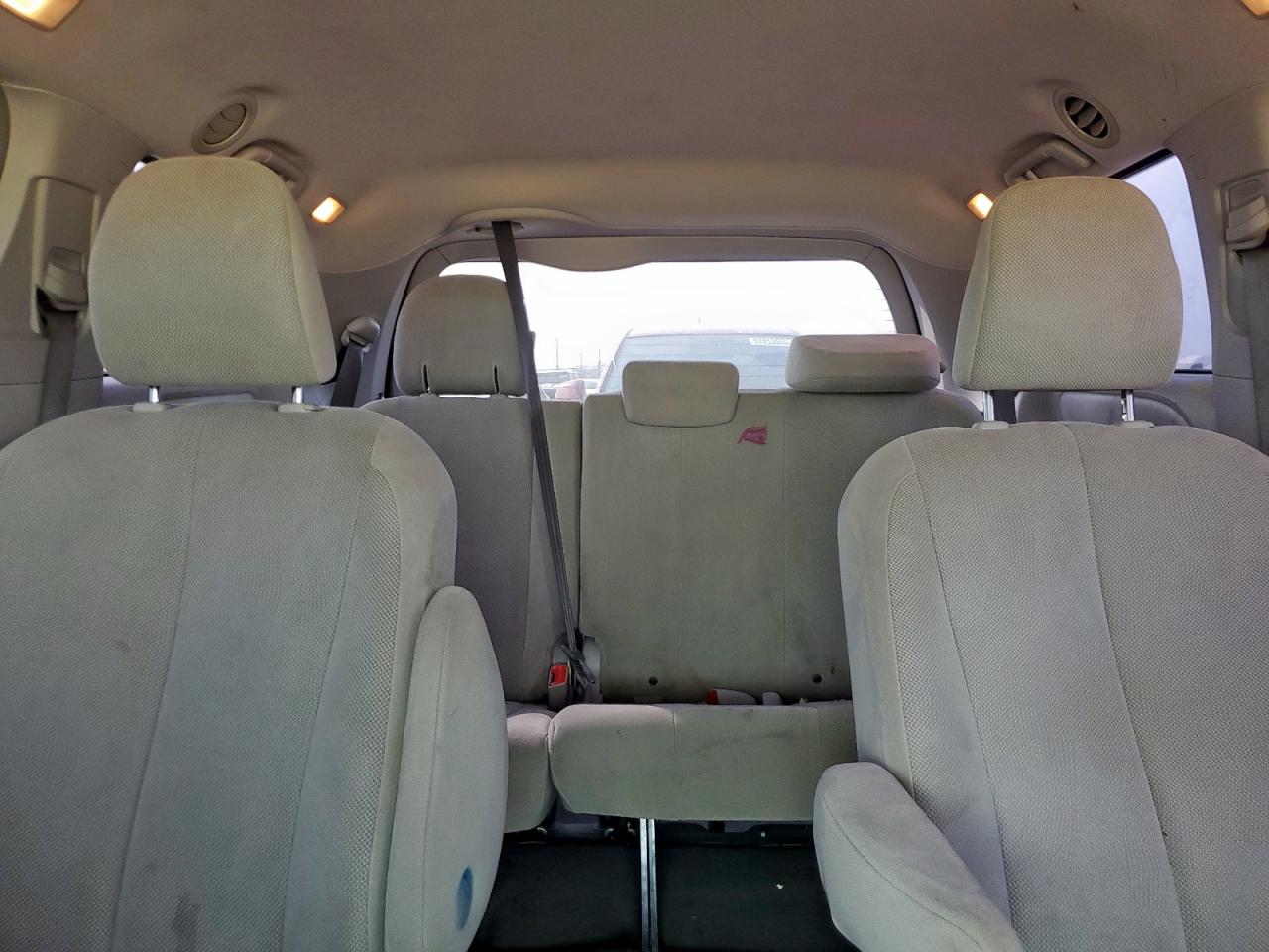 TOYOTA SIENNA BASE