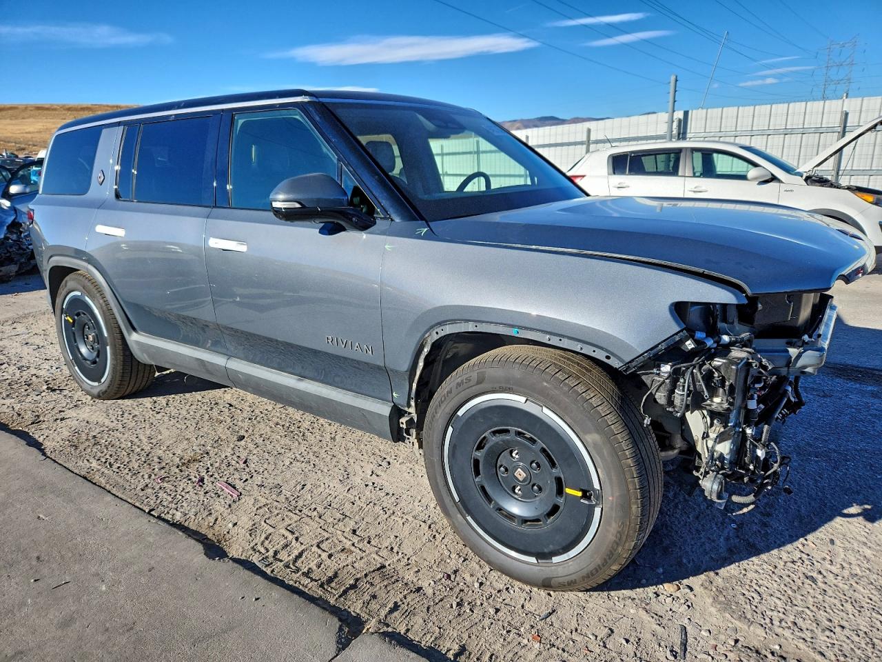 RIVIAN R1S ADVENTURE