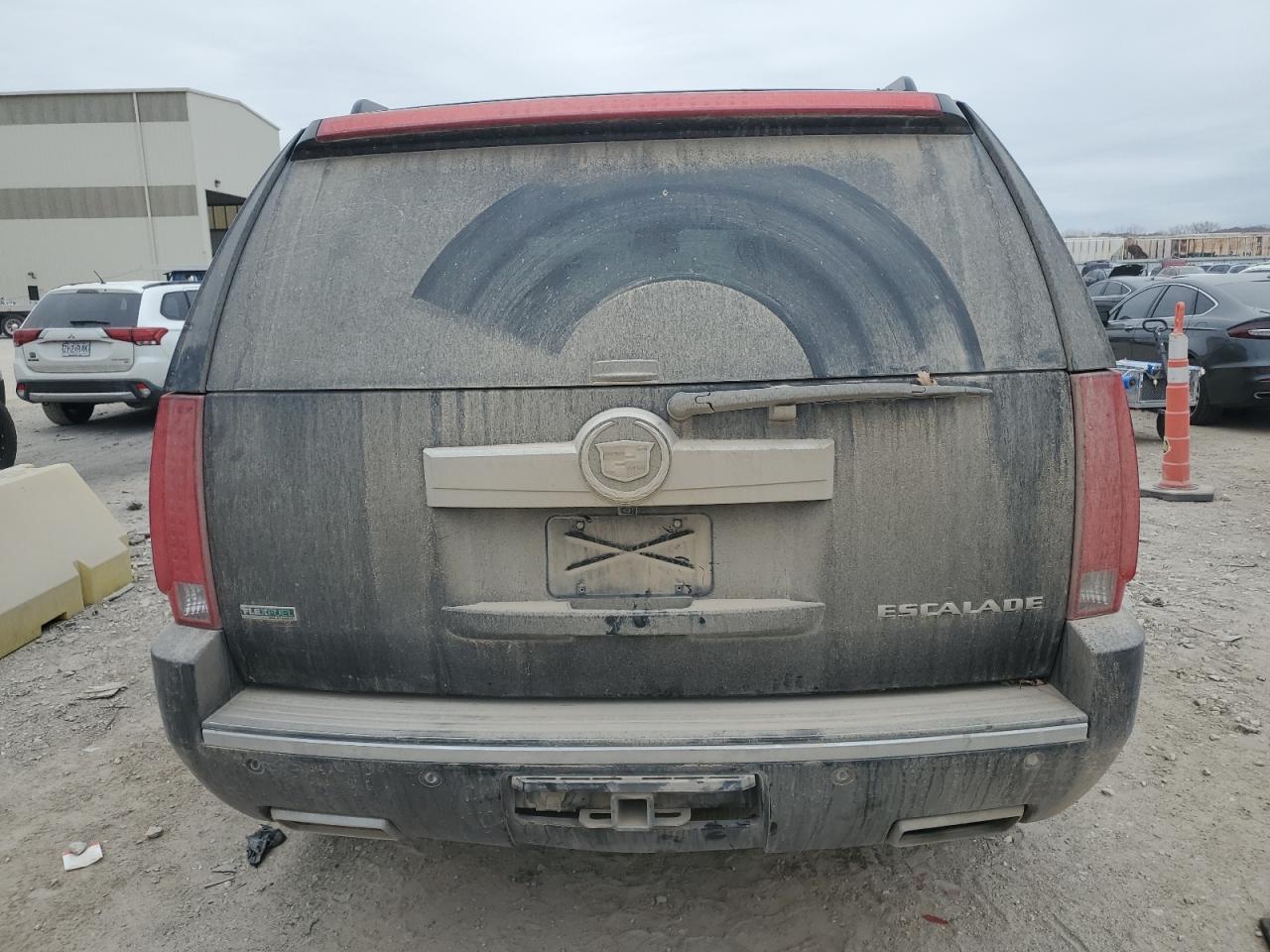 CADILLAC ESCALADE LUXURY