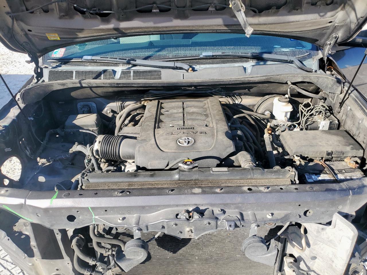 TOYOTA TUNDRA CREWMAX SR5