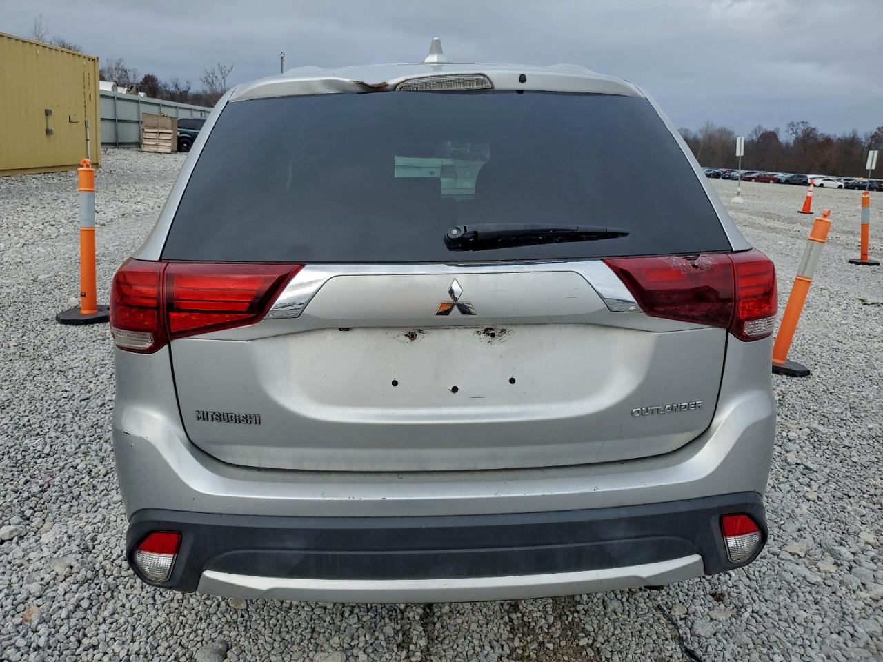 MITSUBISHI OUTLANDER ES