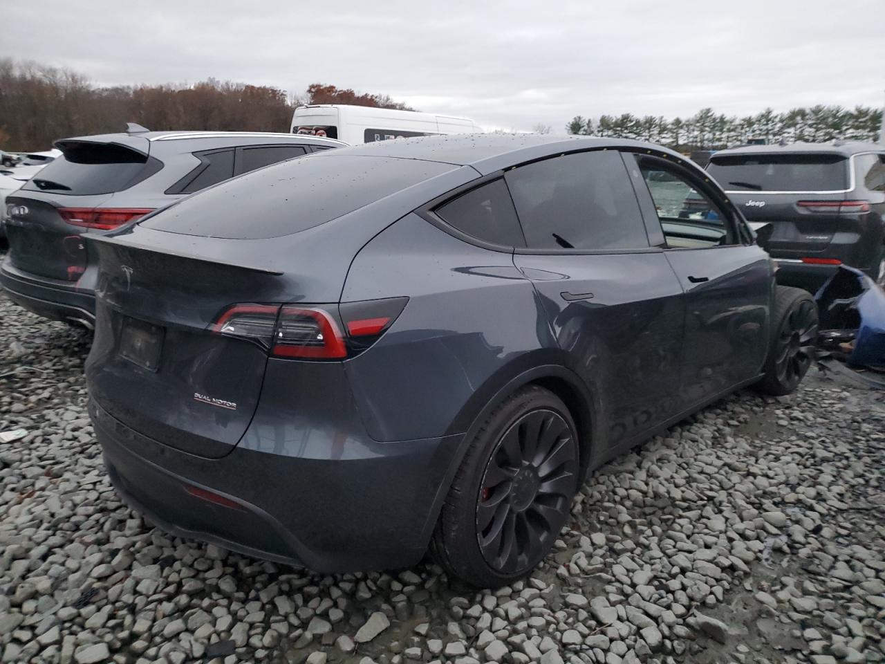 TESLA MODEL Y