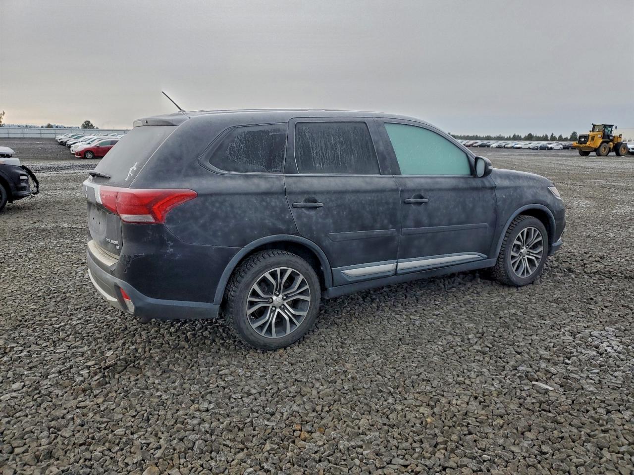 MITSUBISHI OUTLANDER SE