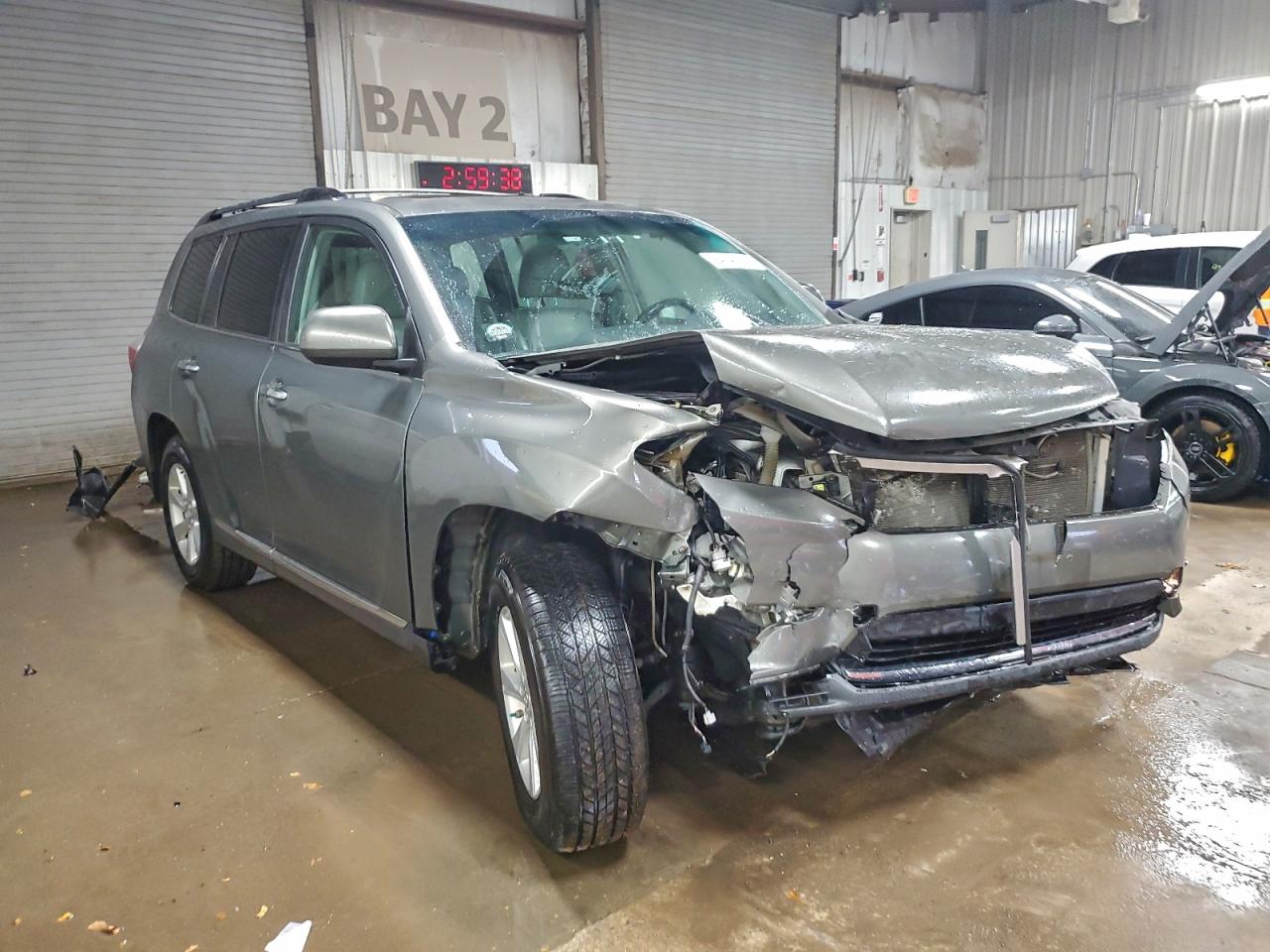 TOYOTA HIGHLANDER BASE