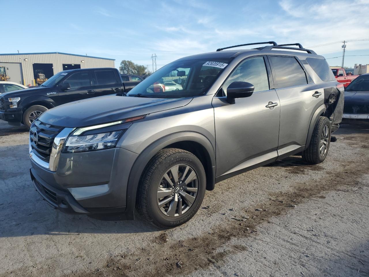 NISSAN PATHFINDER SV