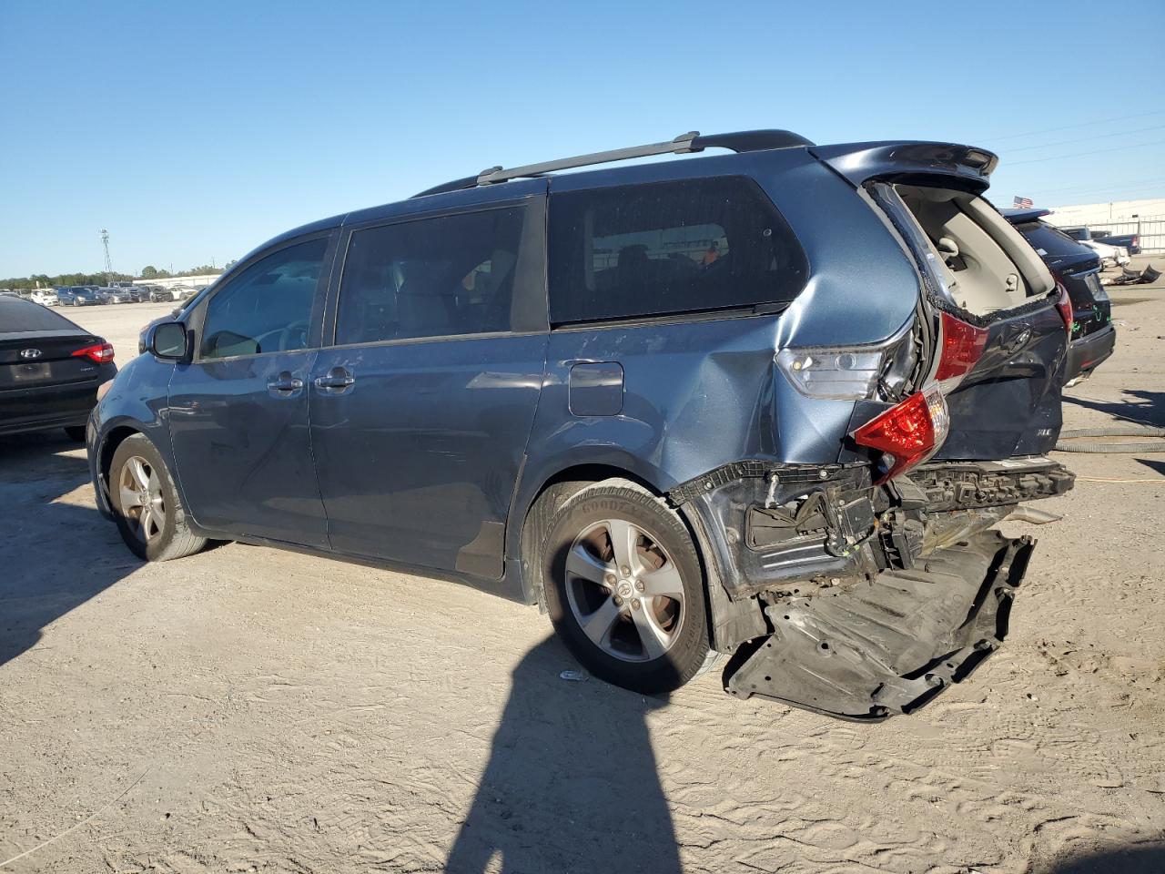 TOYOTA SIENNA XLE