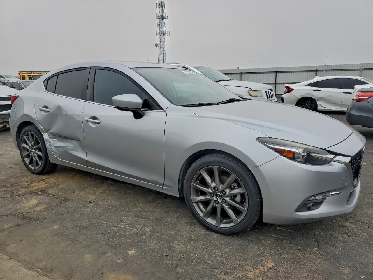 MAZDA 3 GRAND TOURING