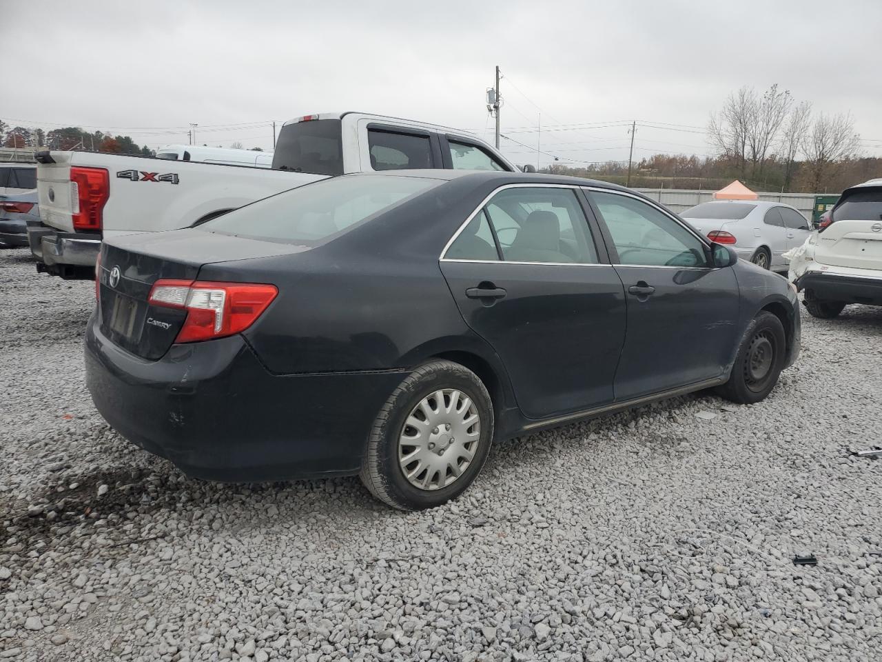 TOYOTA CAMRY BASE