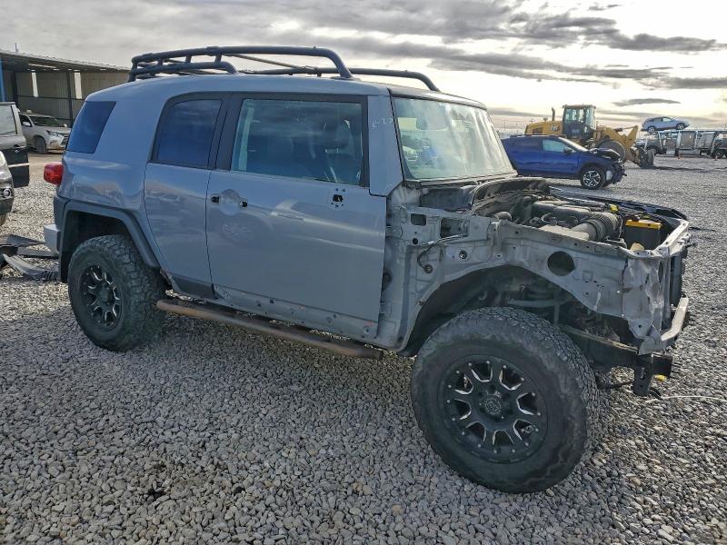 2014 TOYOTA FJ CRUISER #3298224045