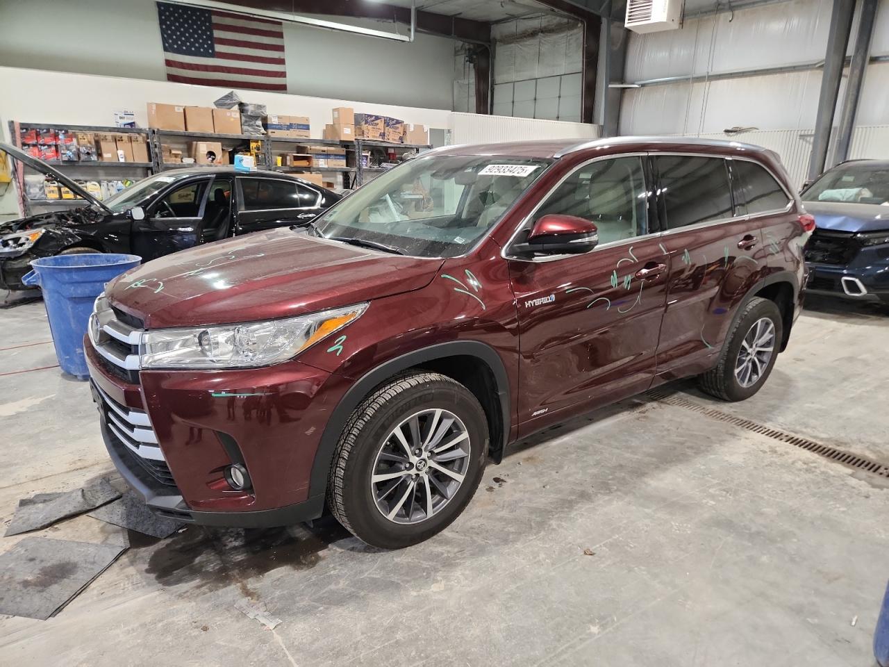 TOYOTA HIGHLANDER HYBRID