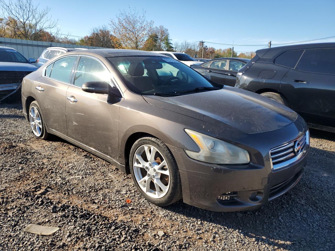 NISSAN MAXIMA S