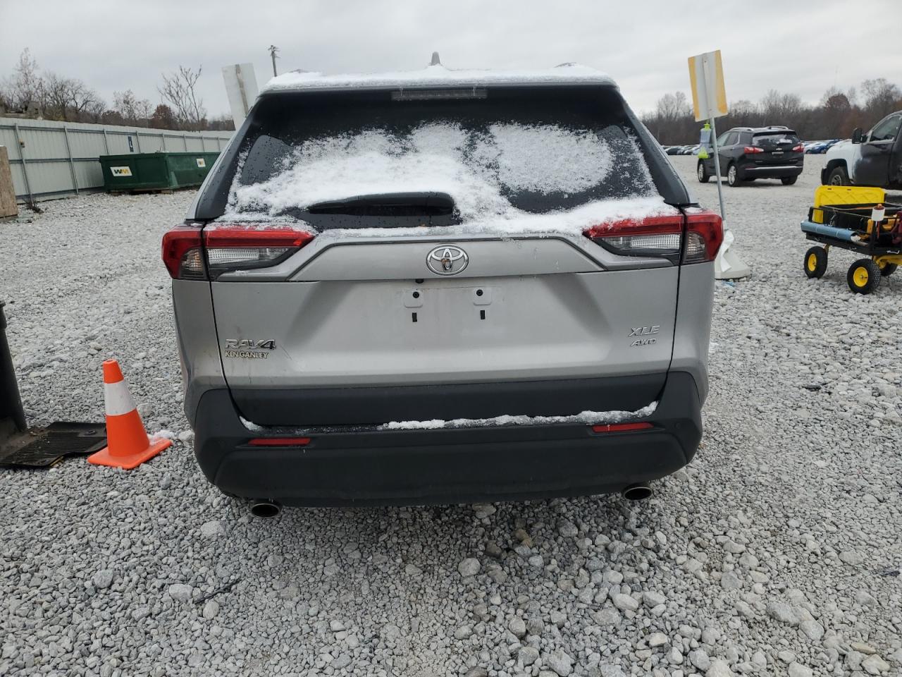 TOYOTA RAV4 XLE PREMIUM