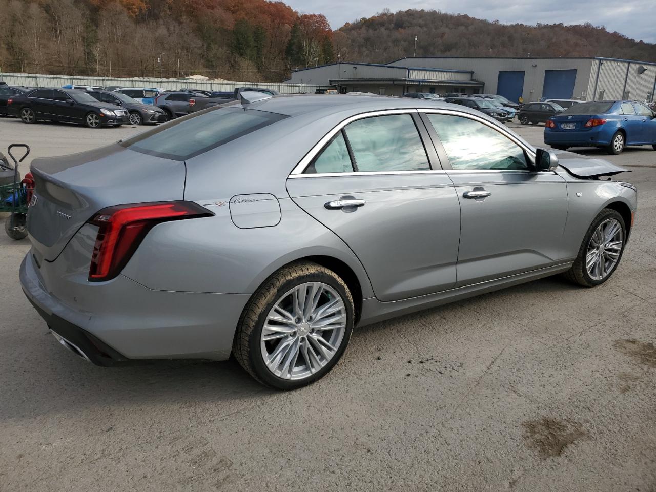 CADILLAC CT4 PREMIUM LUXURY