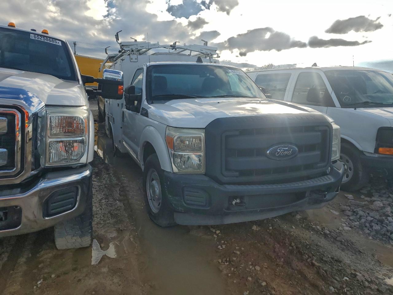 FORD F-350 SUPER DUTY