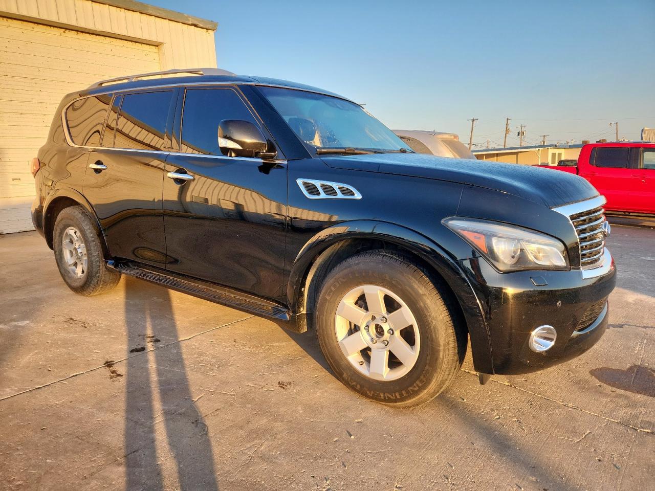 INFINITI QX56