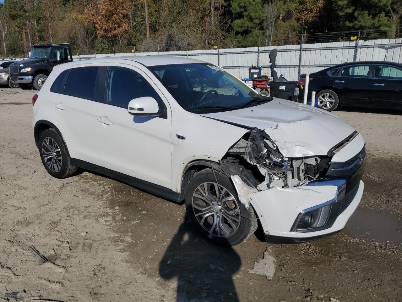 MITSUBISHI OUTLANDER SE