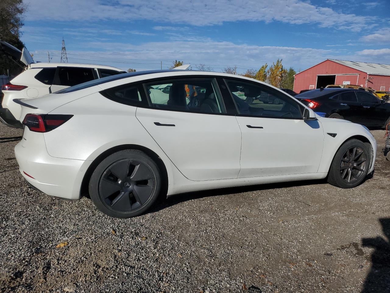 TESLA MODEL 3