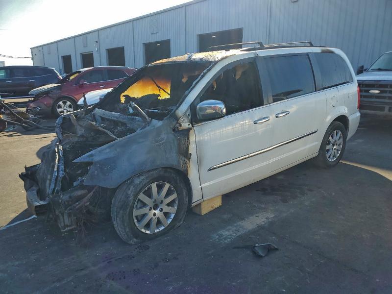 2012 CHRYSLER TOWN & COU #3303817433