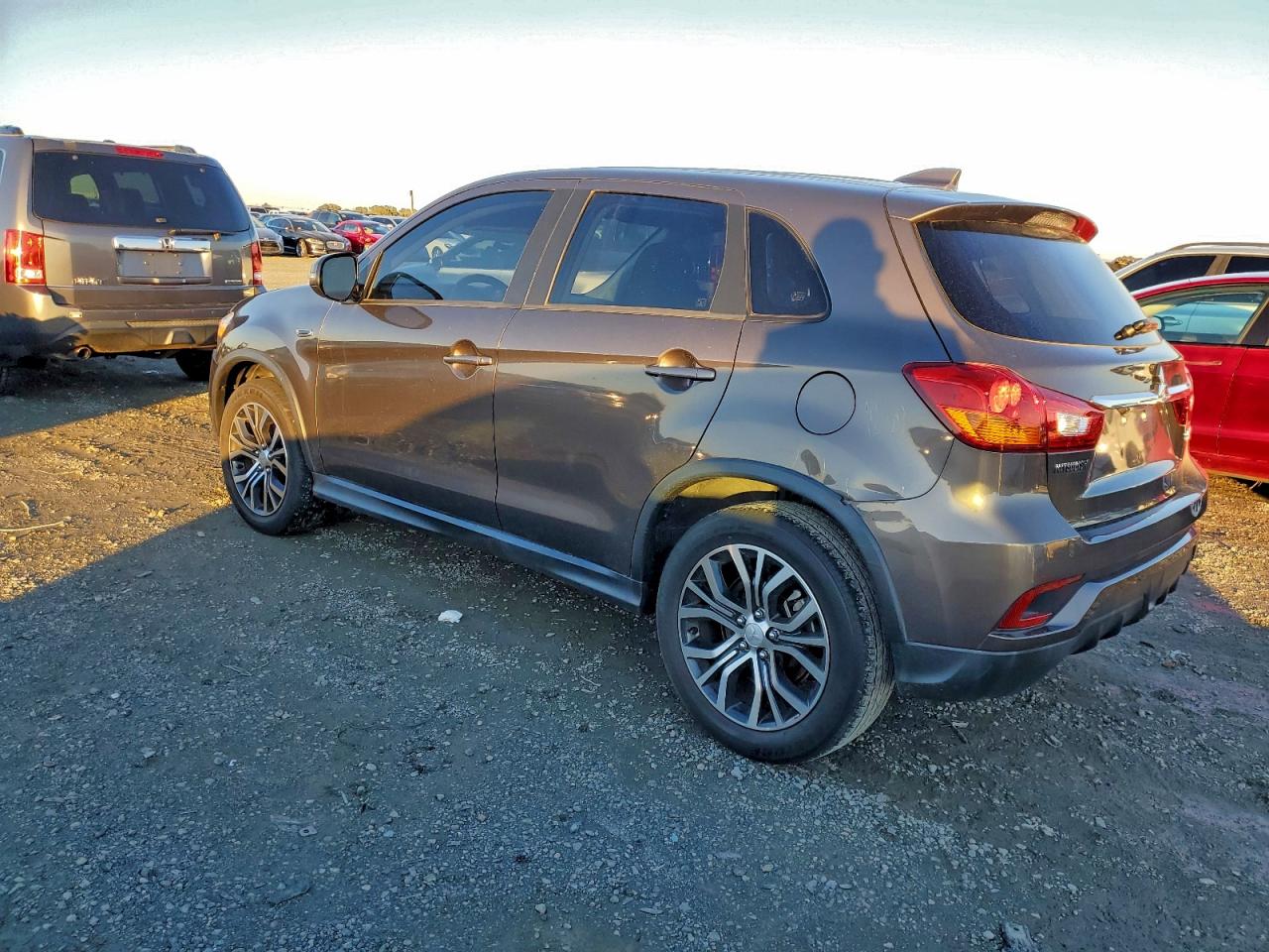 MITSUBISHI OUTLANDER ES