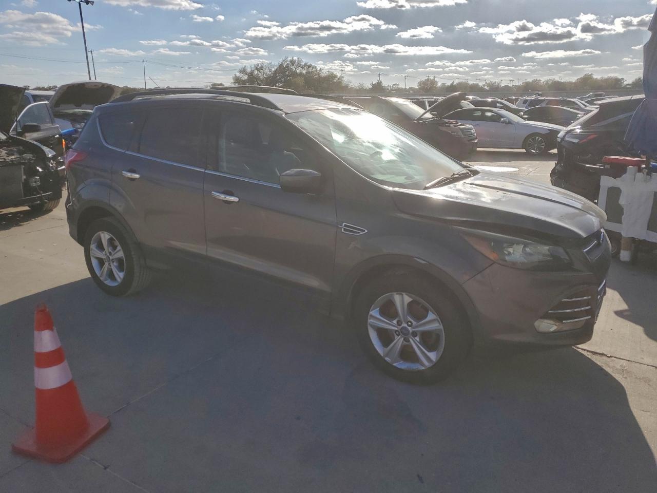 FORD ESCAPE SE