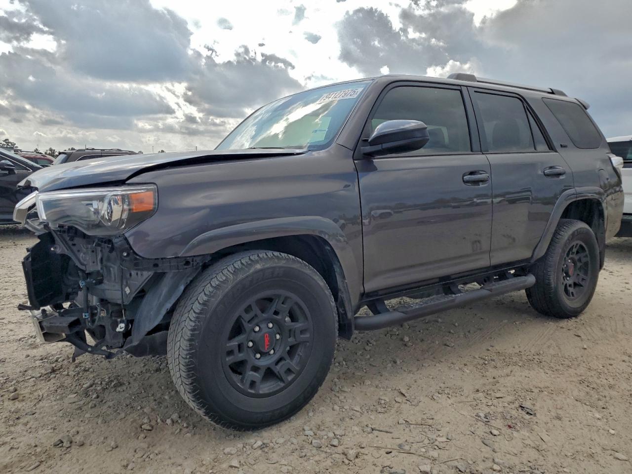 TOYOTA 4RUNNER SR5