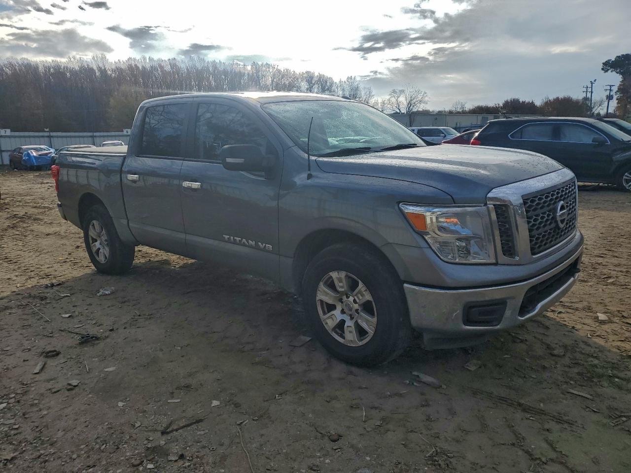NISSAN TITAN S