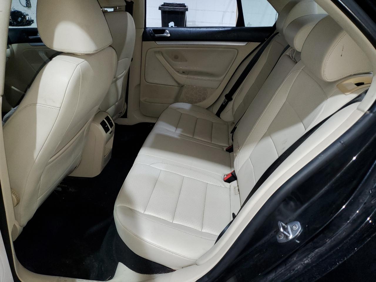 VOLKSWAGEN JETTA LIMITED