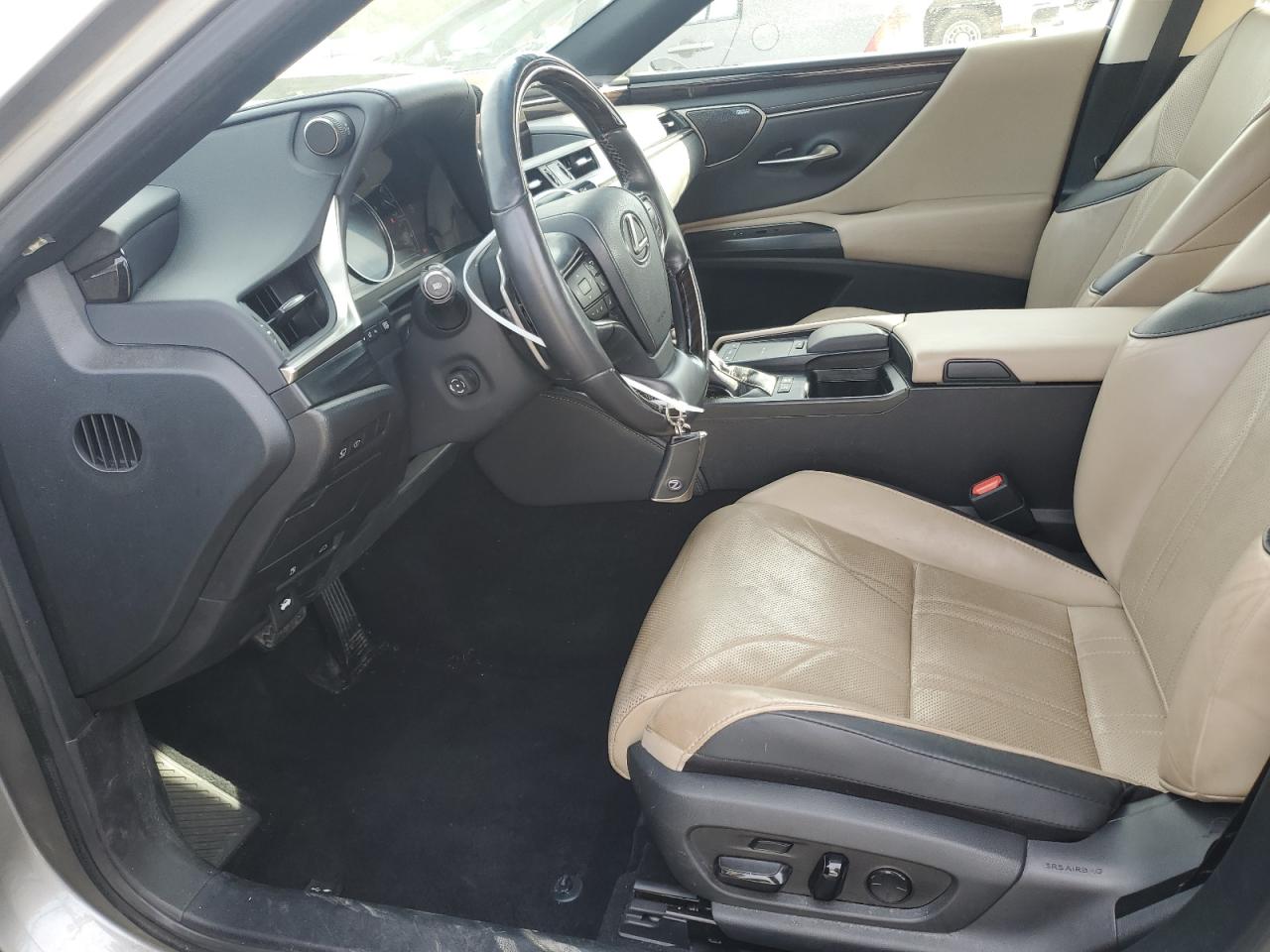 LEXUS ES 300H ULTRA LUXURY