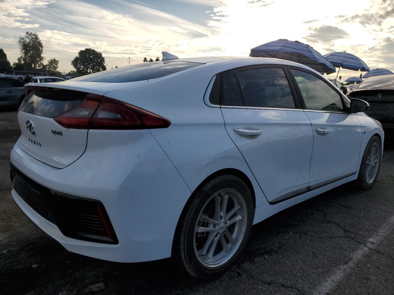 HYUNDAI IONIQ SEL