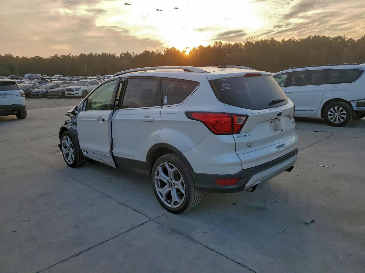 FORD ESCAPE TITANIUM