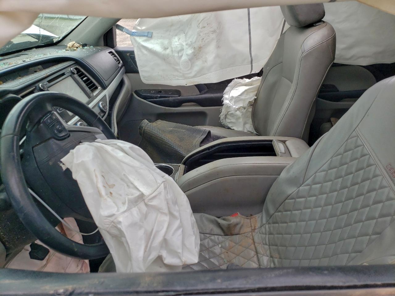 Lot #3304811640 2016 TOYOTA HIGHLANDER