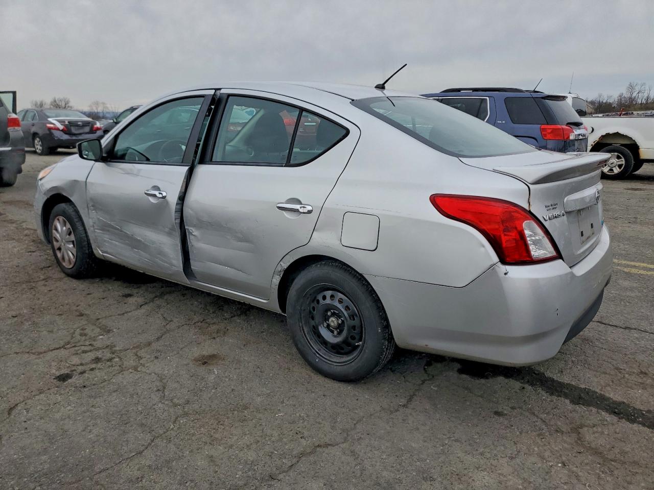 Lot #3311622226 2016 NISSAN VERSA S