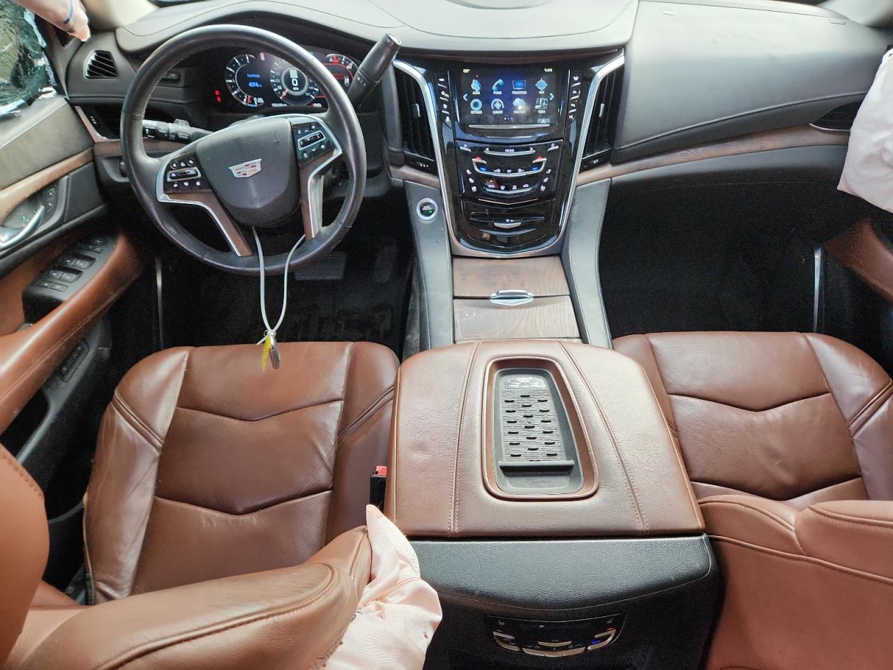 CADILLAC ESCALADE PREMIUM LUXURY