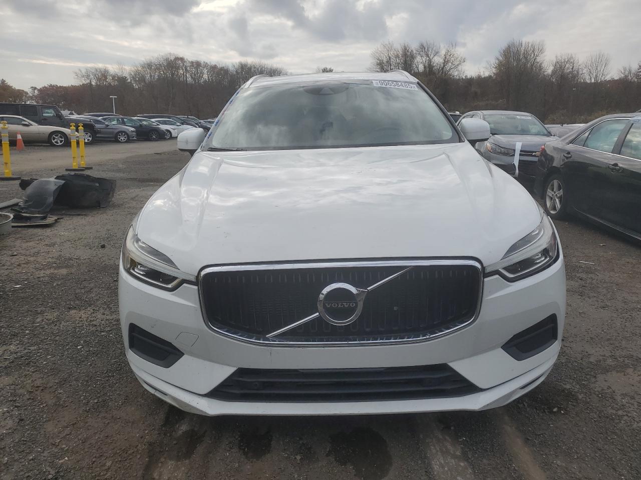 VOLVO XC60 T5 MOMENTUM