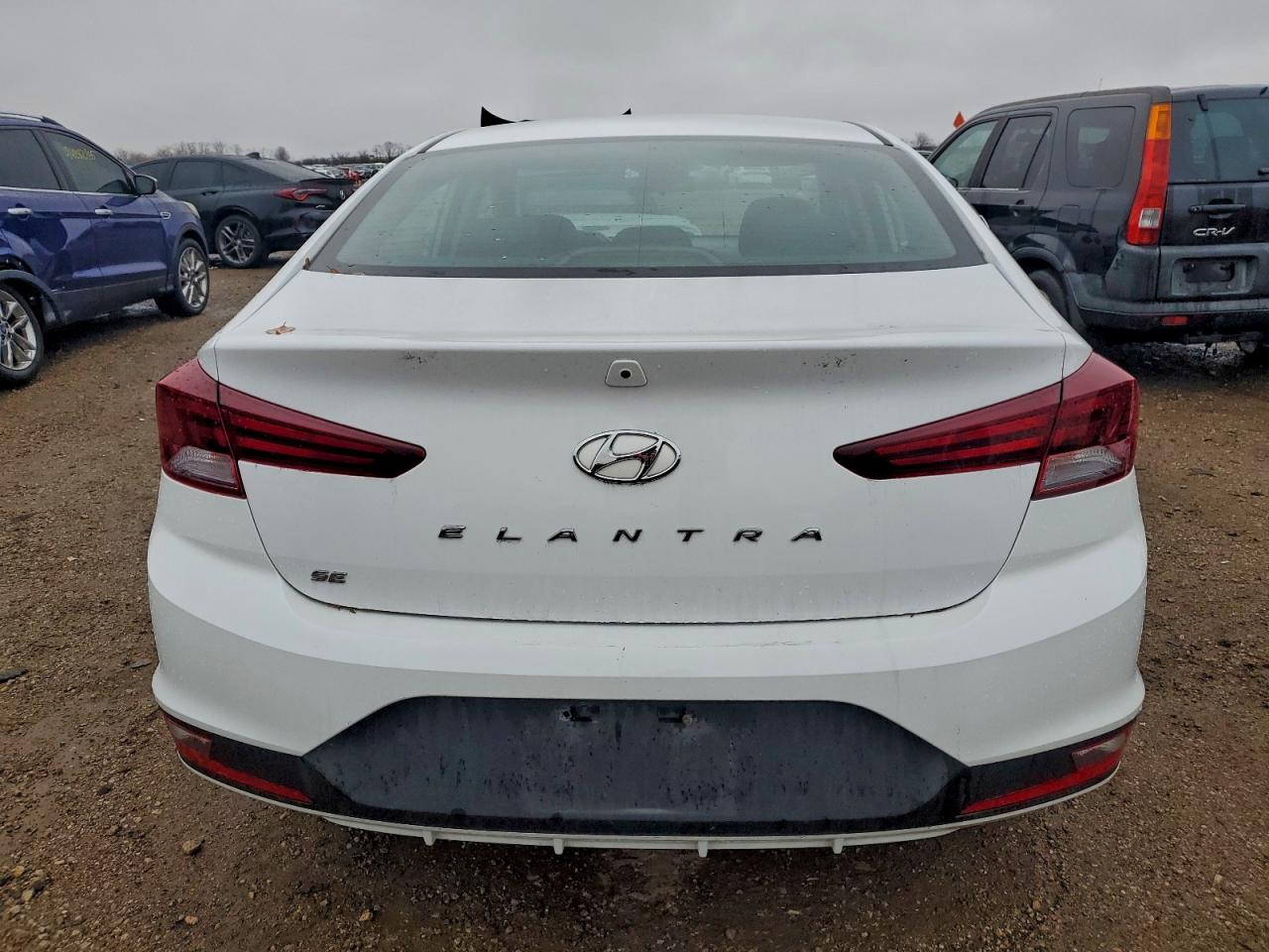 HYUNDAI ELANTRA SE