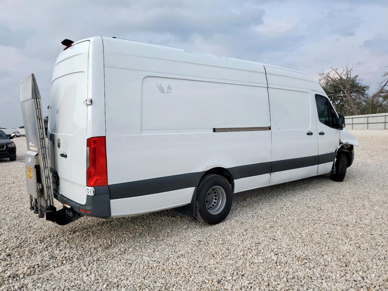 MERCEDES-BENZ SPRINTER 3500