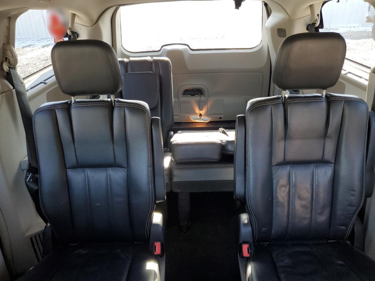 CHRYSLER TOWN & COUNTRY TOURING L