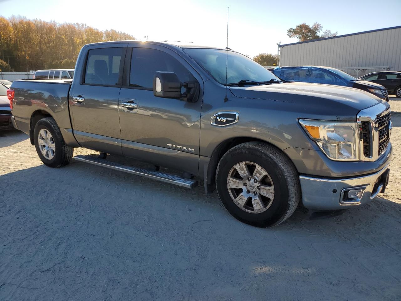 NISSAN TITAN SV