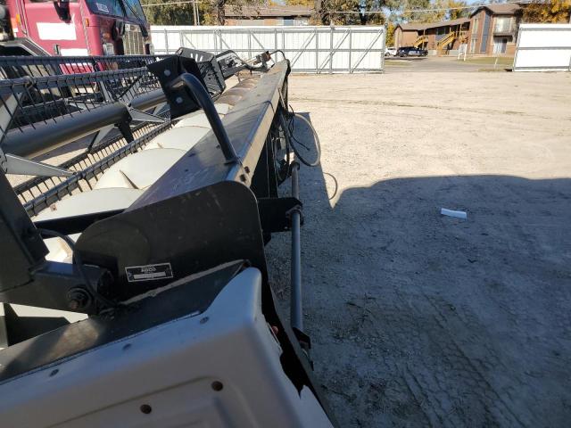 Global Auto Auctions: 2002 GLEANER 825