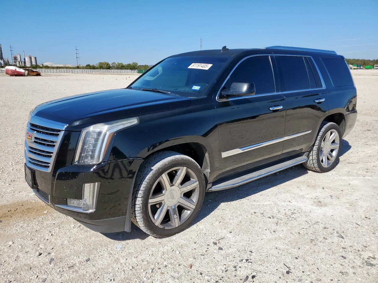 CADILLAC ESCALADE LUXURY