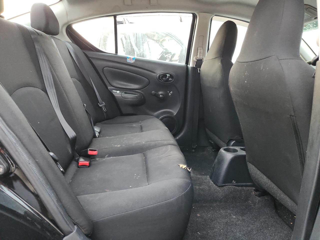 NISSAN VERSA S